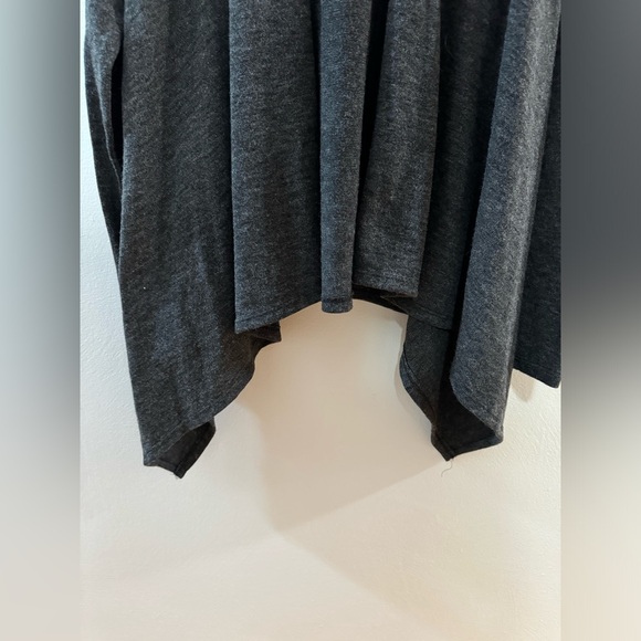 Pre-Owned MD Love Ryan Gray Hooded Sweater - Picture 5 of 6